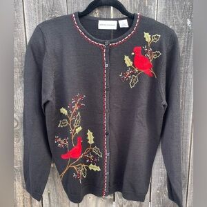 Alfred Dunner Women’s Cardinal with Holly Cardigan. 
Size S